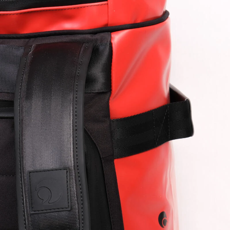Sac Weekend Upcyclé - Duffel Bag Hors-Bord - 50L Rouge 6 Sac Weekend Upcyclé - Duffel Bag Hors-Bord - 50L Rouge – Image 4